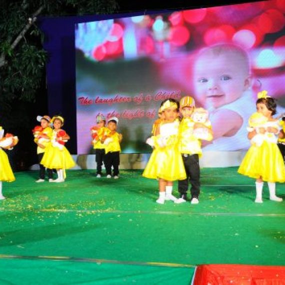 DANCE PERFORMANCE